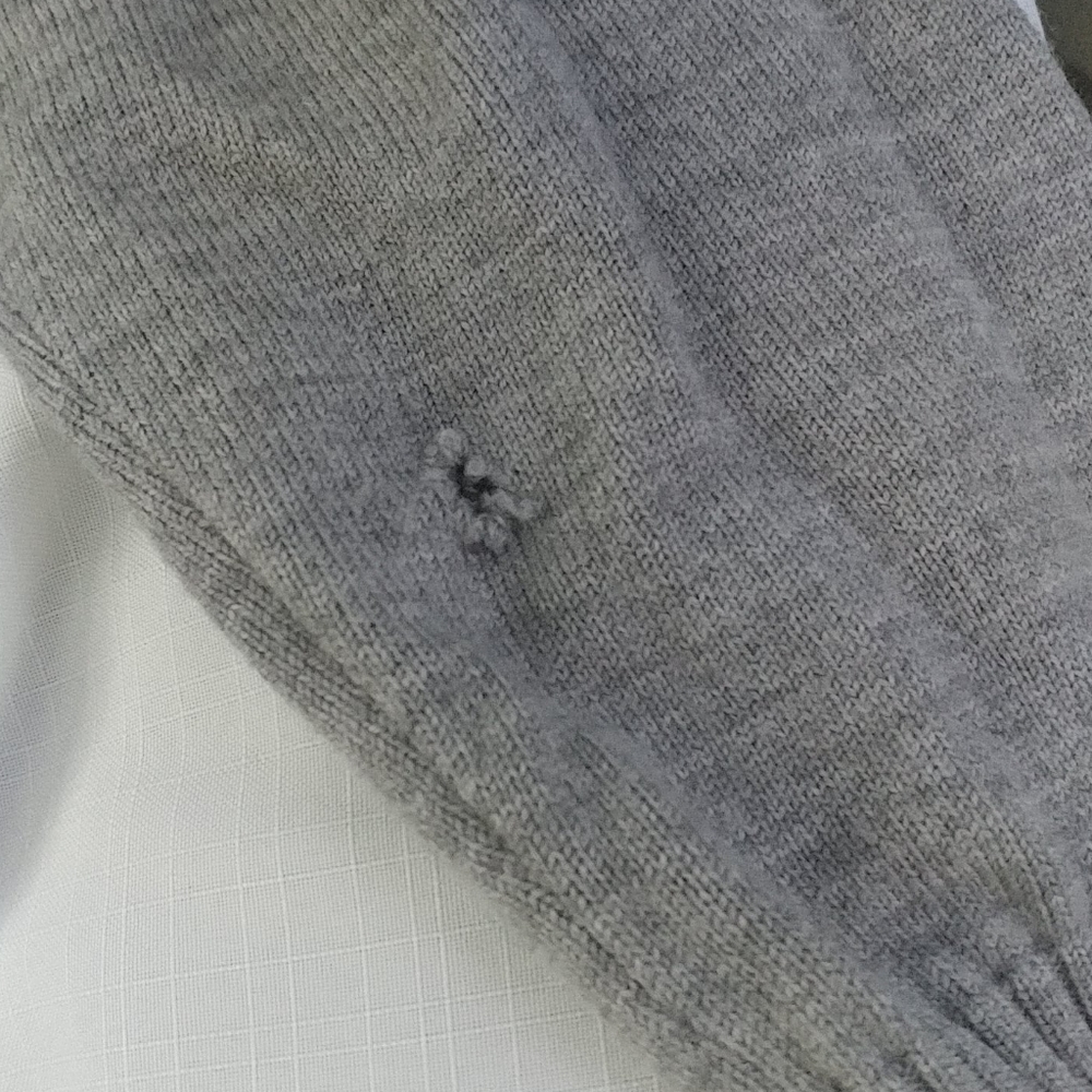 Hugo Boss sweater - Picture 3 of 4